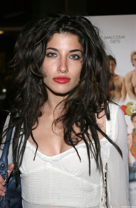 Tania Raymonde Nude & Sexy Collection (43 Photos + Videos)